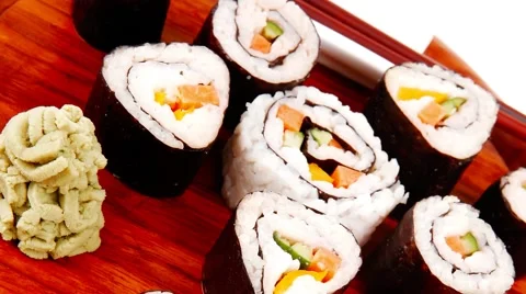 Maki sushi rolls Vídeos de archivo 45596891