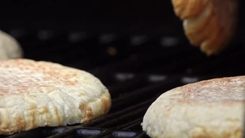 Making and grilling burger buns on an grill Video stock 250157849