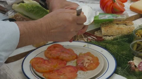 Making aperitive, tomato with tuna. Stock-Footage 155427544