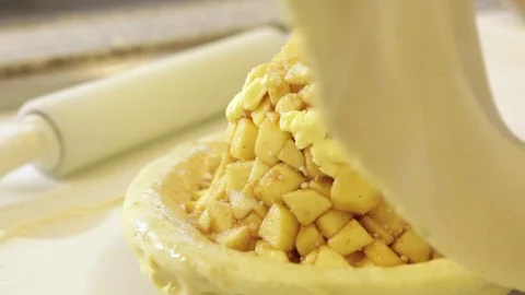 Making apple pie Stockbeeldmateriaal 71722844