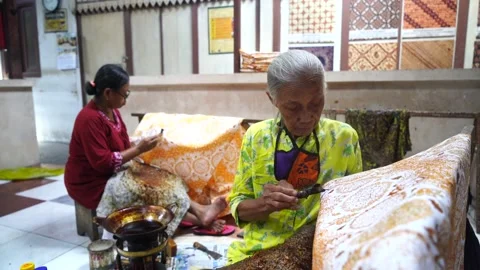 Making Batik Tulis Indonesia Stock Footage 143974926