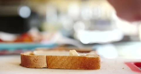 The making of a BLT sandwich bacon lettuce tomato full process Video stock 206576509
