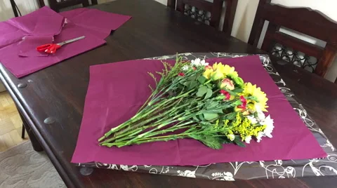 Making a bouquet Stock Footage 47933748