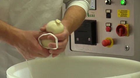 Making Caciocavallo Cheese- Diary Cheese Factory Vidéo 95944302