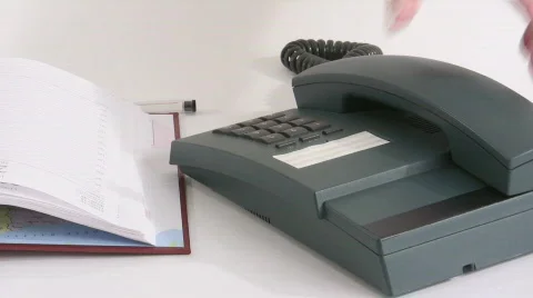 Making a call Stockbeeldmateriaal 597385