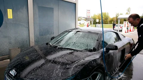 Making the car shine Video stock 42104169