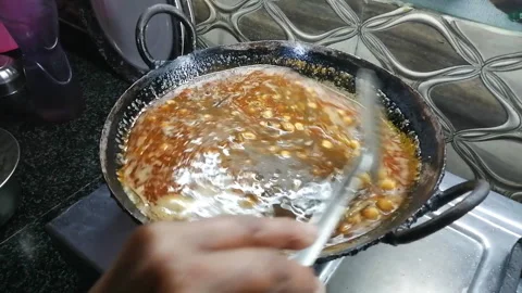 Making Chana Masala Видео 194550309