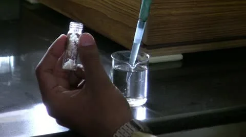 Making Chemical 스톡 동영상 12073998