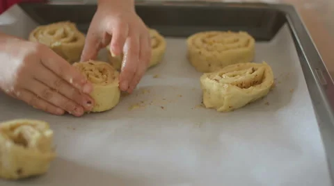 Making cinnamon rolls Stock Footage 61908243