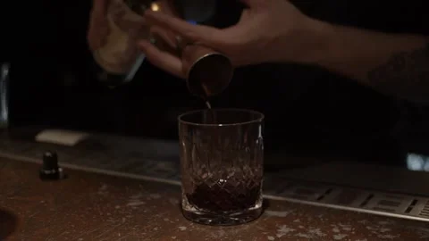 Making a cocktail Stock Footage 139782710