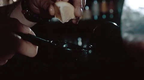Making up of cocktail in slow motion Video stock 67862663