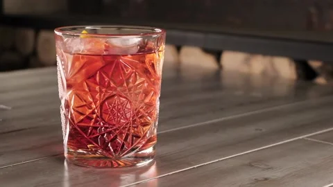 Making cocktails at the bar Stock-Footage 171074574