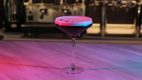 Making cocktails at the bar Stock-Footage 171074836