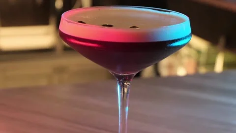 Making cocktails at the bar Stock-Footage 171075258