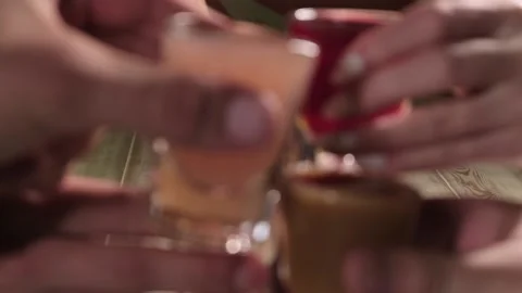 Making cocktails at the bar Stock-Footage 171076695