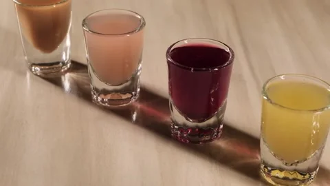 Making cocktails at the bar Stock-Footage 171081733
