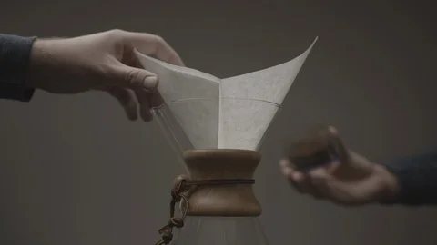 Making coffee in a chemex coffee pot 1 Stock Footage 109500616