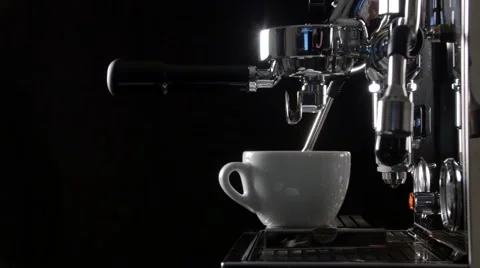 Making coffee / espresso Vídeos de archivo 60419118