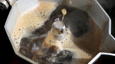 Making Coffee In Espresso Maker Video stock 79096182
