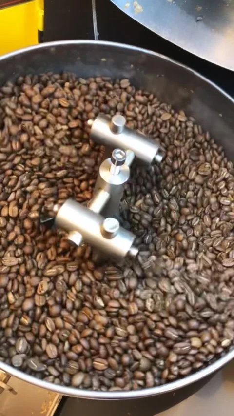 Making coffee 스톡 동영상 161786172