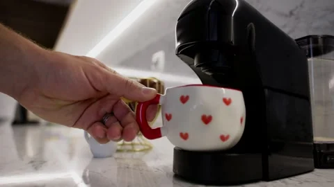 Making a coffee 動画素材 337221979