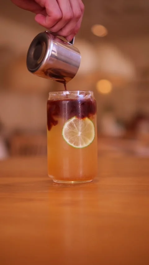 Making a cold drink with coffee Stock Footage 312012087