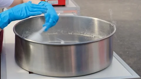 Making cotton candy Stock Footage 198653627