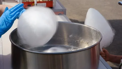 Making cotton candy Stock Footage 198653663