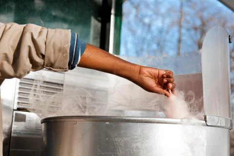 Making Cotton Candy Foto stock