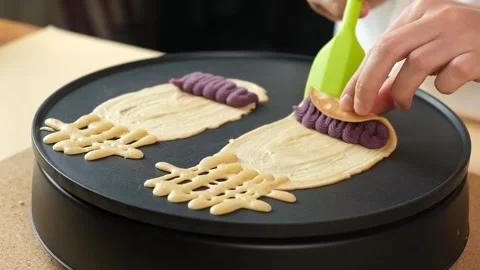Making Crispy crepe roll with fresh sweet cream. Stock Footage 156317311