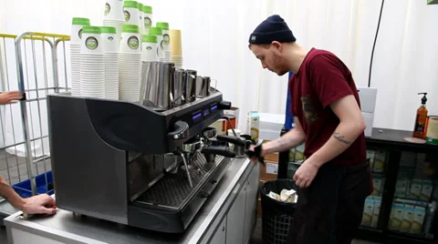 Making a cup of coffee Video stock 35186531