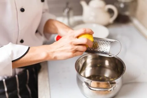Making custard on home kitchen Фото