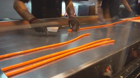 Making custom made candy, slow motion Video stock 85973787