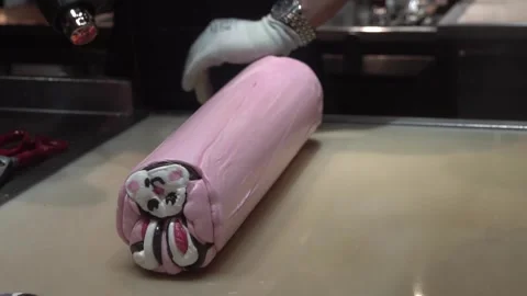 Making custom made candy in slow motion Video stock 329468897