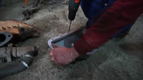 Making custom parts for a car Vidéo 221433934