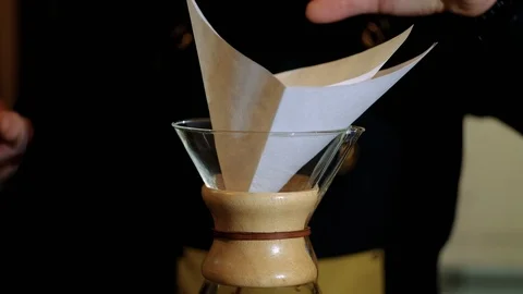 Making delicious Coffee at Chemex Stock Footage 124395165