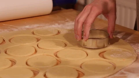 Making of donuts Stockbeeldmateriaal 99131255