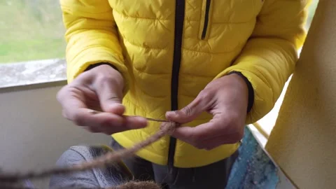 Making Dreadlocks Stock Footage 171622692