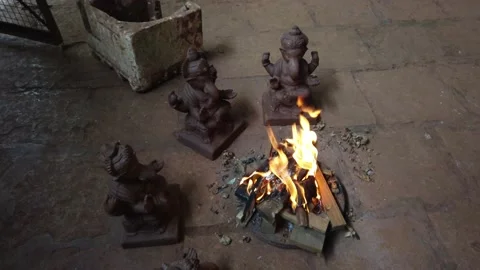 Making of ecofriendly Ganesh idols 스톡 동영상 135971060