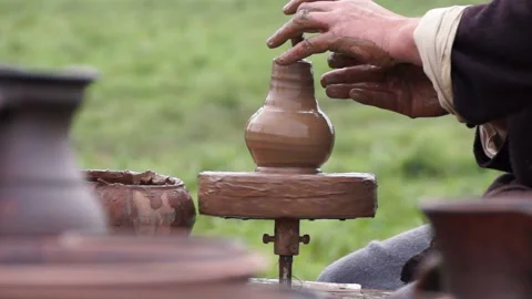 Making environmentally friendly dishes Video stock 107853092