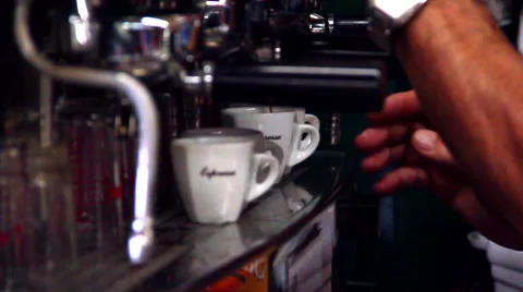 Making espresso Vídeo Stock 41827283