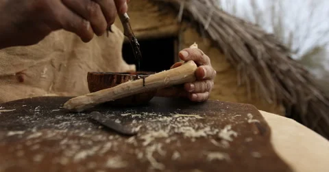 Making a flint sickle Vidéo 61269057