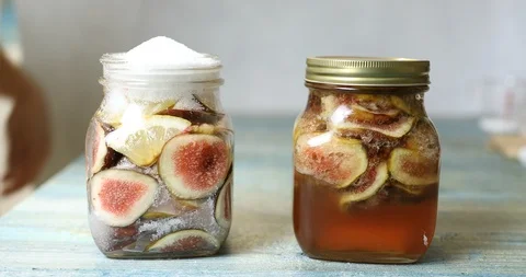 Making fresh fig preserve with sliced figs, lemon and sugar Stock-Footage 115932010