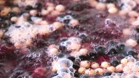 Making fruit jam 動画素材 340247739
