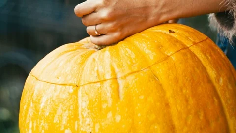 Making of halloween pumpkin Stock Footage 94897581
