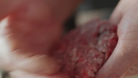 Making Hamburger Patty with Fresh Ground Beef Meat by Hand 库存影片 331101162