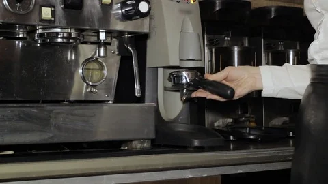 Making hot coffee, good breakfast, slow motion Vidéo 79905204