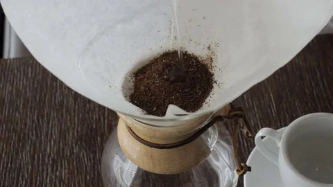 Making hot coffee, good breakfast, slow motion Vidéo 79905219