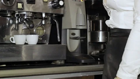 Making hot coffee, good breakfast, slow motion Vidéo 79905233