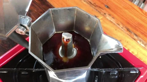 Making hot hot coffee with Moka pot. Stock Footage 103157839